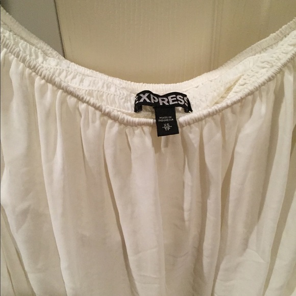 Off the shoulder flounce crop top - Picture 3 of 3